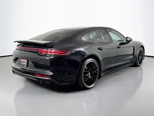 2018 Porsche Panamera 4S