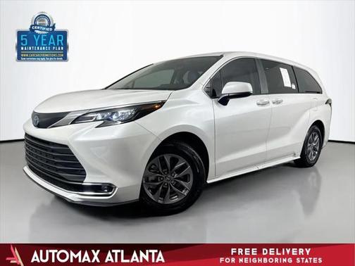 2024 Toyota Sienna XLE 8 Passenger