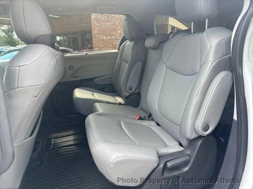 2024 Toyota Sienna XLE 8 Passenger