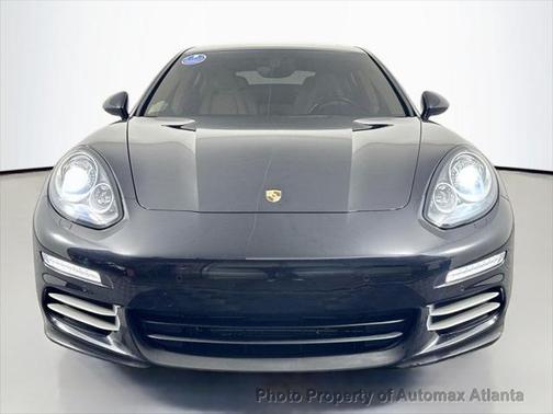 2016 Porsche Panamera 4 Edition