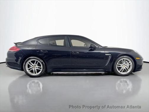 2016 Porsche Panamera 4 Edition
