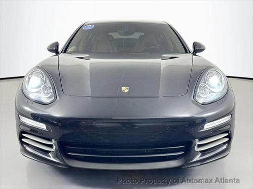2016 Porsche Panamera 4 Edition
