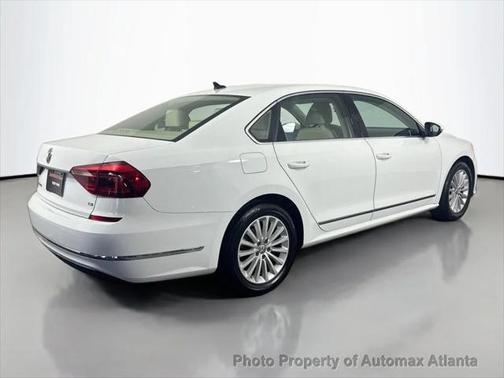 2017 Volkswagen Passat 1.8T SE