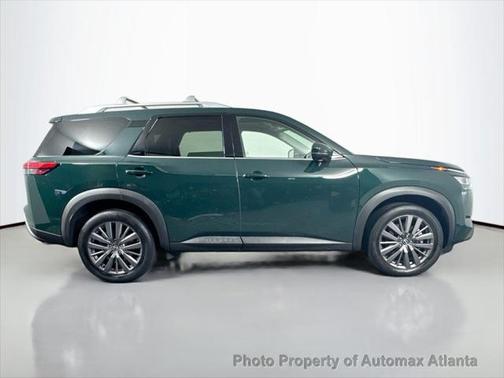 2023 Nissan Pathfinder SL 4WD