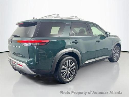 2023 Nissan Pathfinder SL 4WD