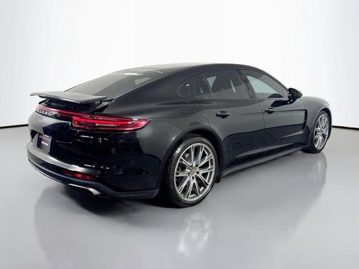 2020 Porsche Panamera 4