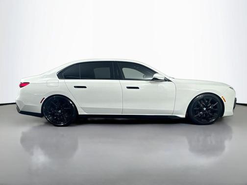 2023 BMW 760 i xDrive
