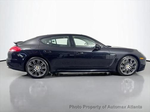 2016 Porsche Panamera 4 Edition