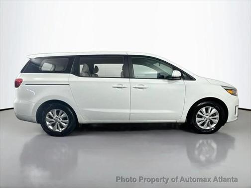 2017 Kia Sedona L