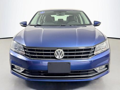 2016 Volkswagen Passat 1.8T SE w/Technology