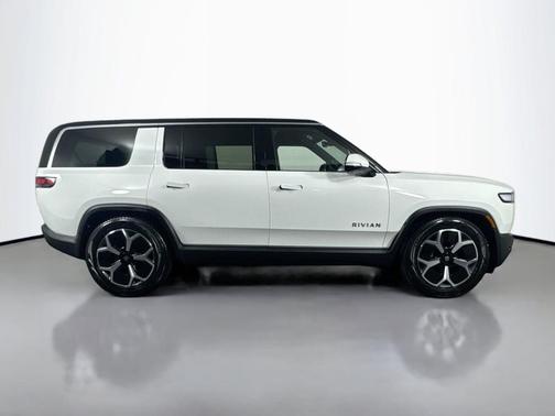 2024 Rivian R1S ADVENTURE