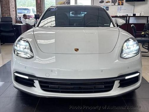 2018 Porsche Panamera 4