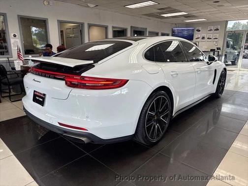 2018 Porsche Panamera 4