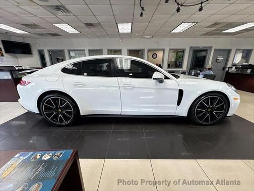2018 Porsche Panamera 4