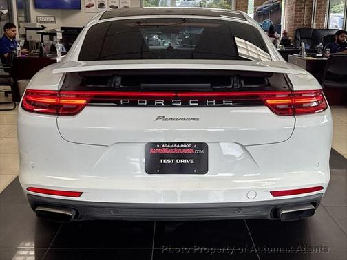 2018 Porsche Panamera 4