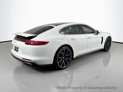 2018 Porsche Panamera 4
