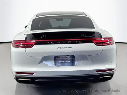 2018 Porsche Panamera 4