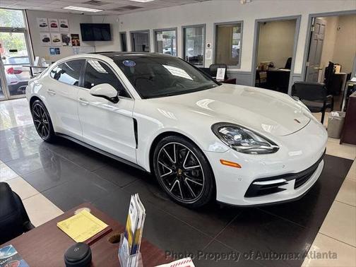 2018 Porsche Panamera 4