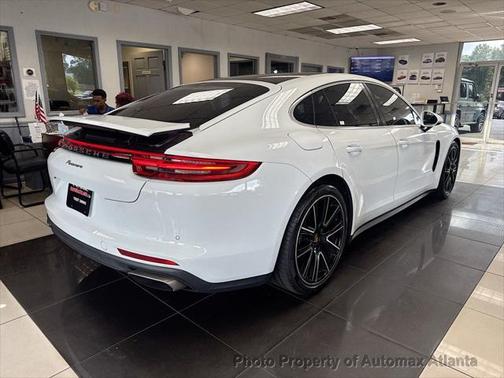 2018 Porsche Panamera 4