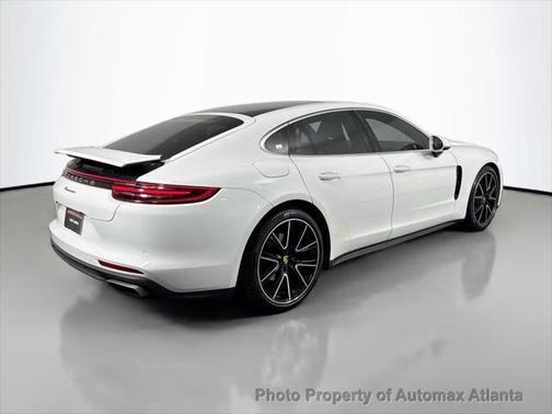 2018 Porsche Panamera 4