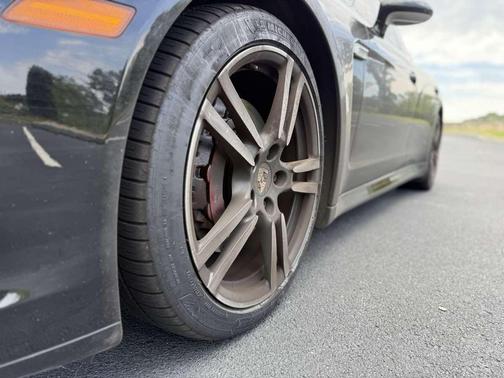 2013 Porsche Panamera 4