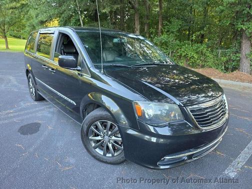 2014 Chrysler Town & Country S