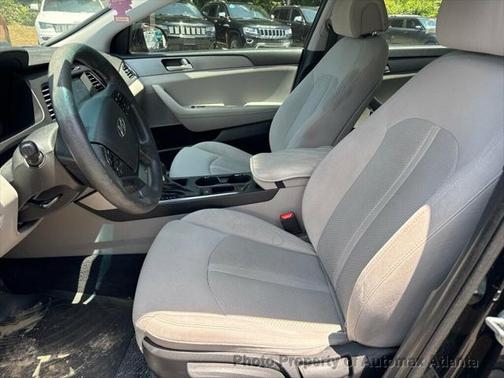 2017 Hyundai SONATA SE