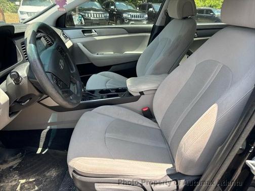 2017 Hyundai SONATA SE