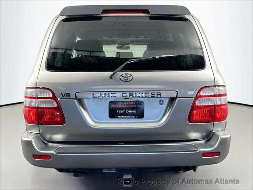 2004 Toyota Land Cruiser Base