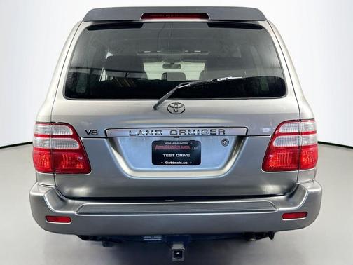 2004 Toyota Land Cruiser Base