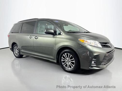 2019 Toyota Sienna XLE