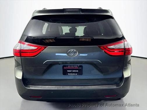 2019 Toyota Sienna XLE