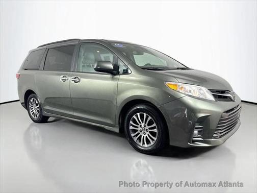 2019 Toyota Sienna XLE