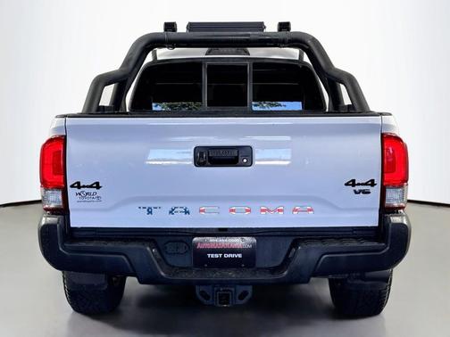 2016 Toyota Tacoma SR