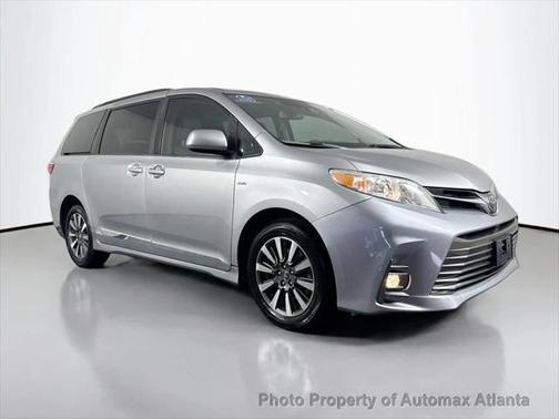 2018 Toyota Sienna XLE