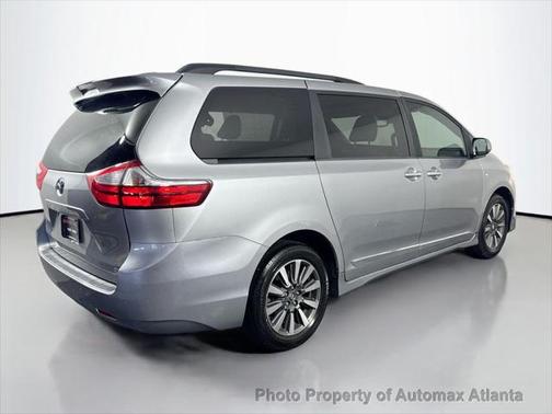 2018 Toyota Sienna XLE