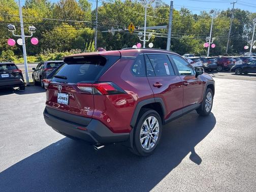 2025 Toyota RAV4 XLE Premium