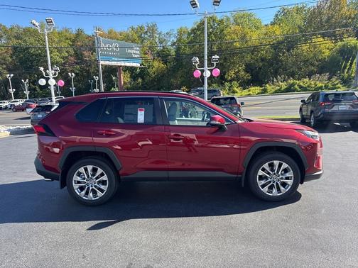 2025 Toyota RAV4 XLE Premium