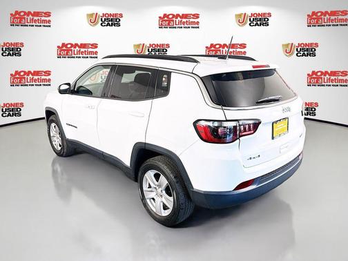 Bright White Clearcoat 2022 Jeep Compass Latitude