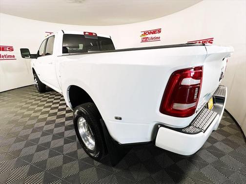 2024 RAM 3500 Laramie Crew Cab 4x4 8' Box