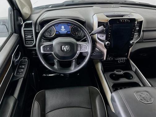 2024 RAM 3500 Laramie Crew Cab 4x4 8' Box