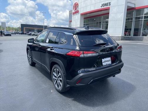 2025 Toyota Corolla Cross XLE