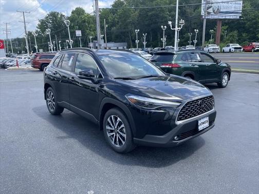 2025 Toyota Corolla Cross XLE