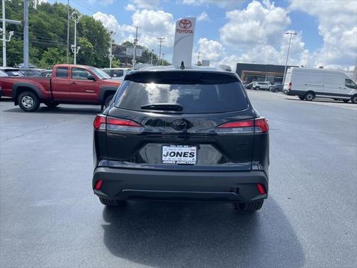 2025 Toyota Corolla Cross XLE