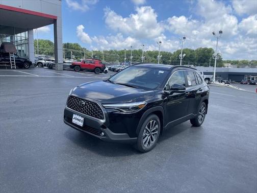2025 Toyota Corolla Cross XLE