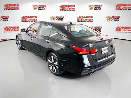 Super Black 2019 Nissan Altima 2.5 SV
