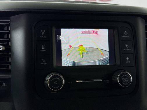 2022 RAM 2500 Tradesman Crew Cab 4x4 6'4' Box