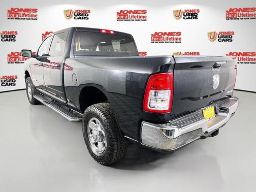 2022 RAM 2500 Tradesman Crew Cab 4x4 6'4' Box