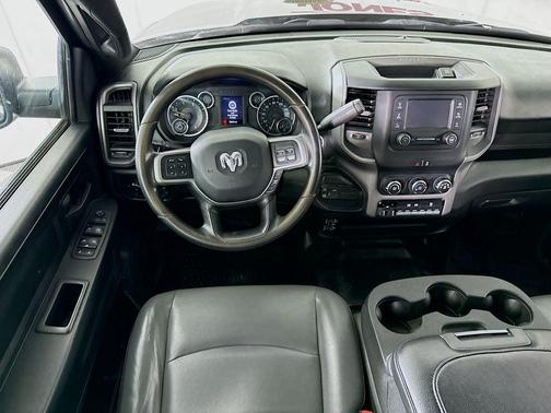 2022 RAM 2500 Tradesman Crew Cab 4x4 6'4' Box