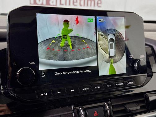 2024 Nissan Pathfinder SL FWD